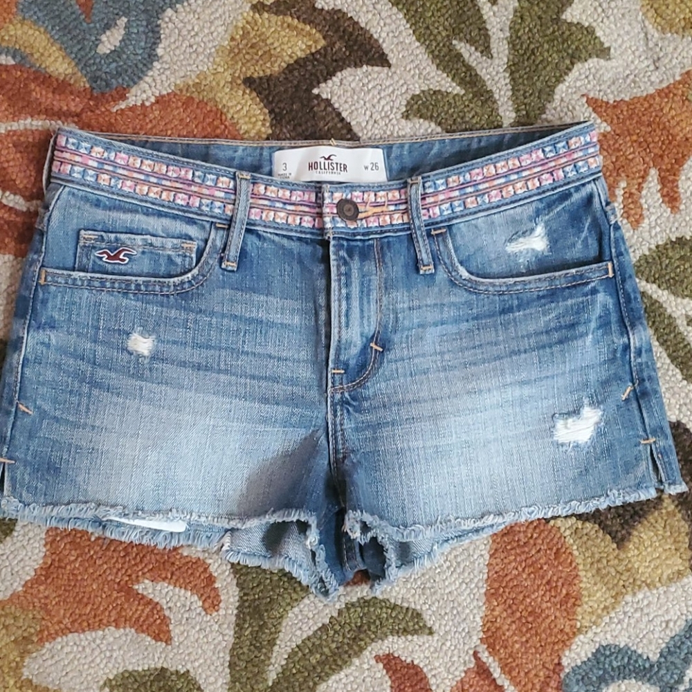 Embroidered belt summer fun shorts